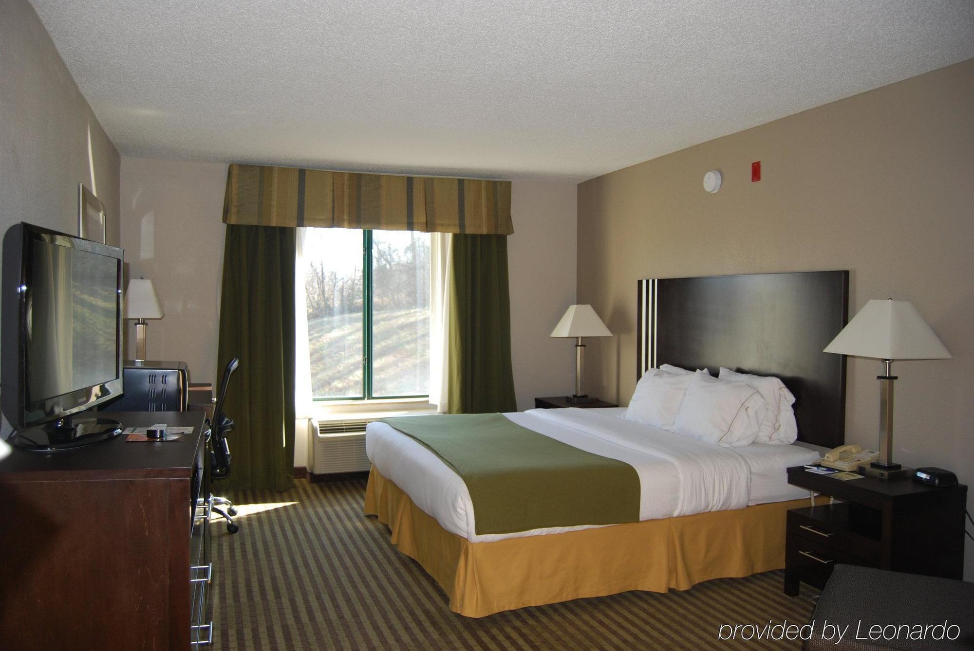 Holiday Inn Express & Suites Tell City By Ihg Exterior photo